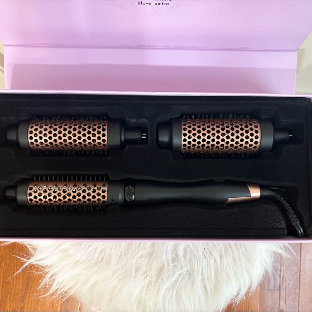 Amika Blowout Babe Interchangeable Thermal Brush - Picture 9 of 10